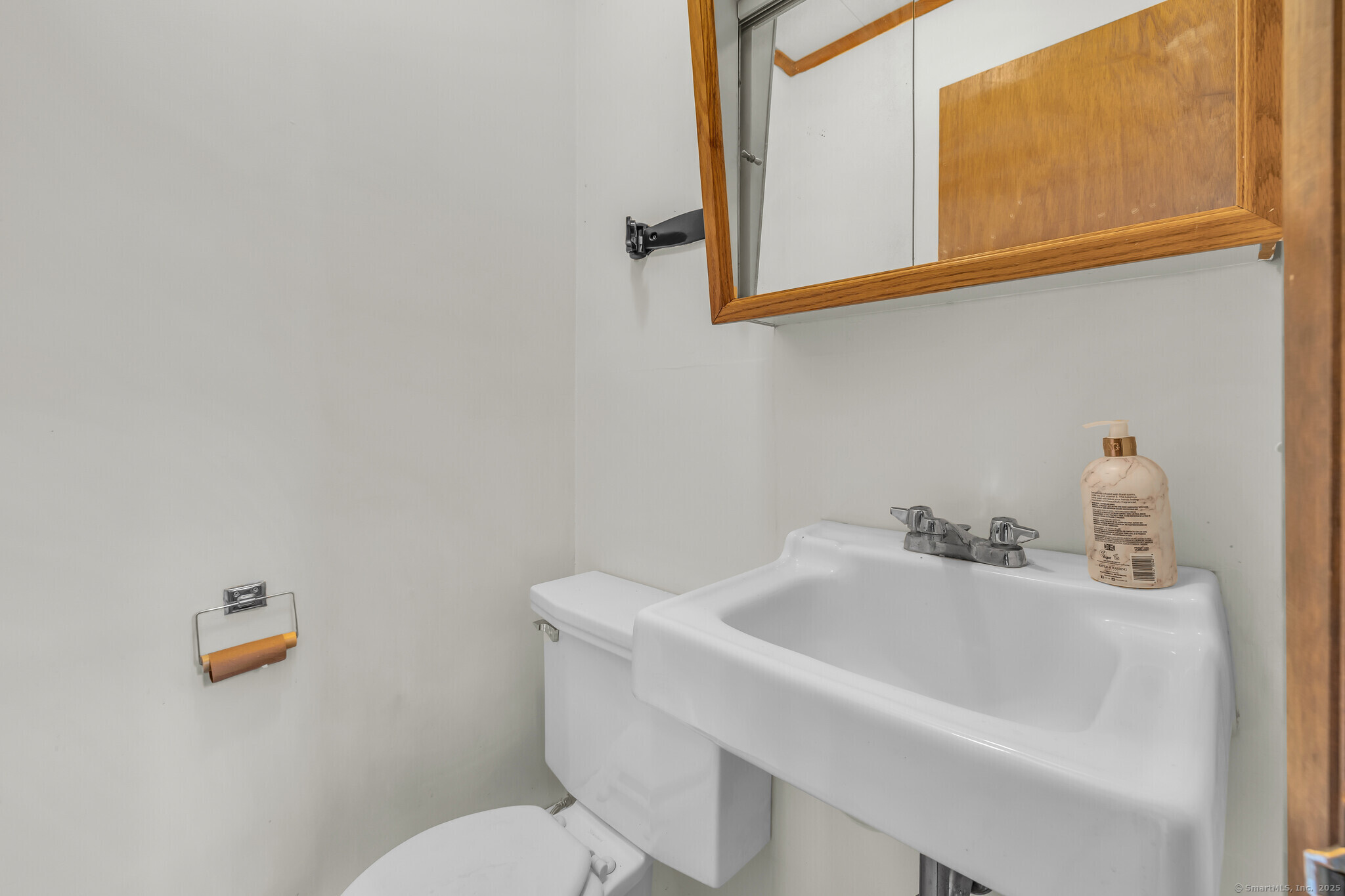 1054 Boston Post Road, Guilford, Connecticut image 19