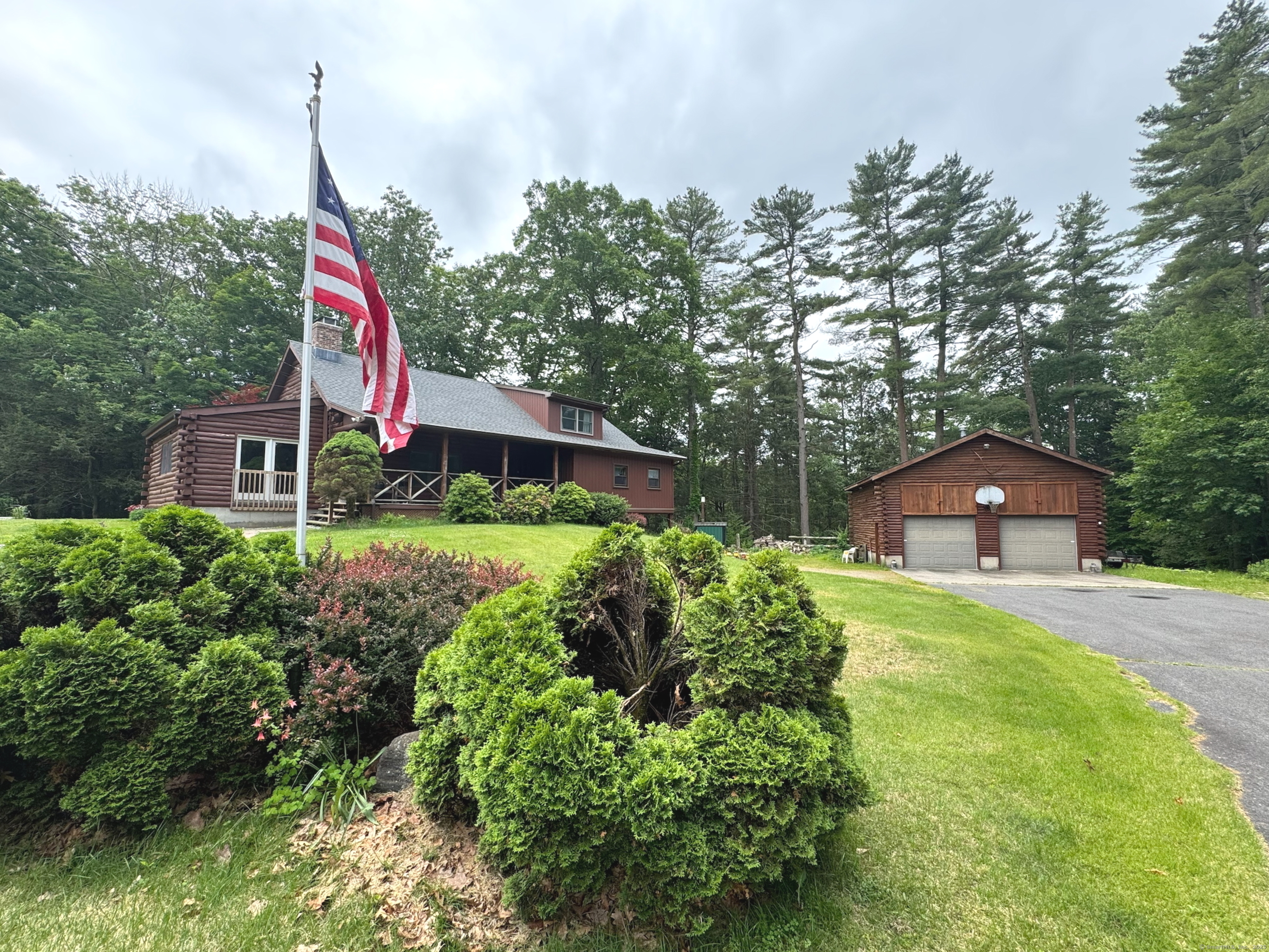 Crow Hill Road, Stafford, Connecticut - 3 Bedrooms  
2 Bathrooms  
7 Rooms - 
