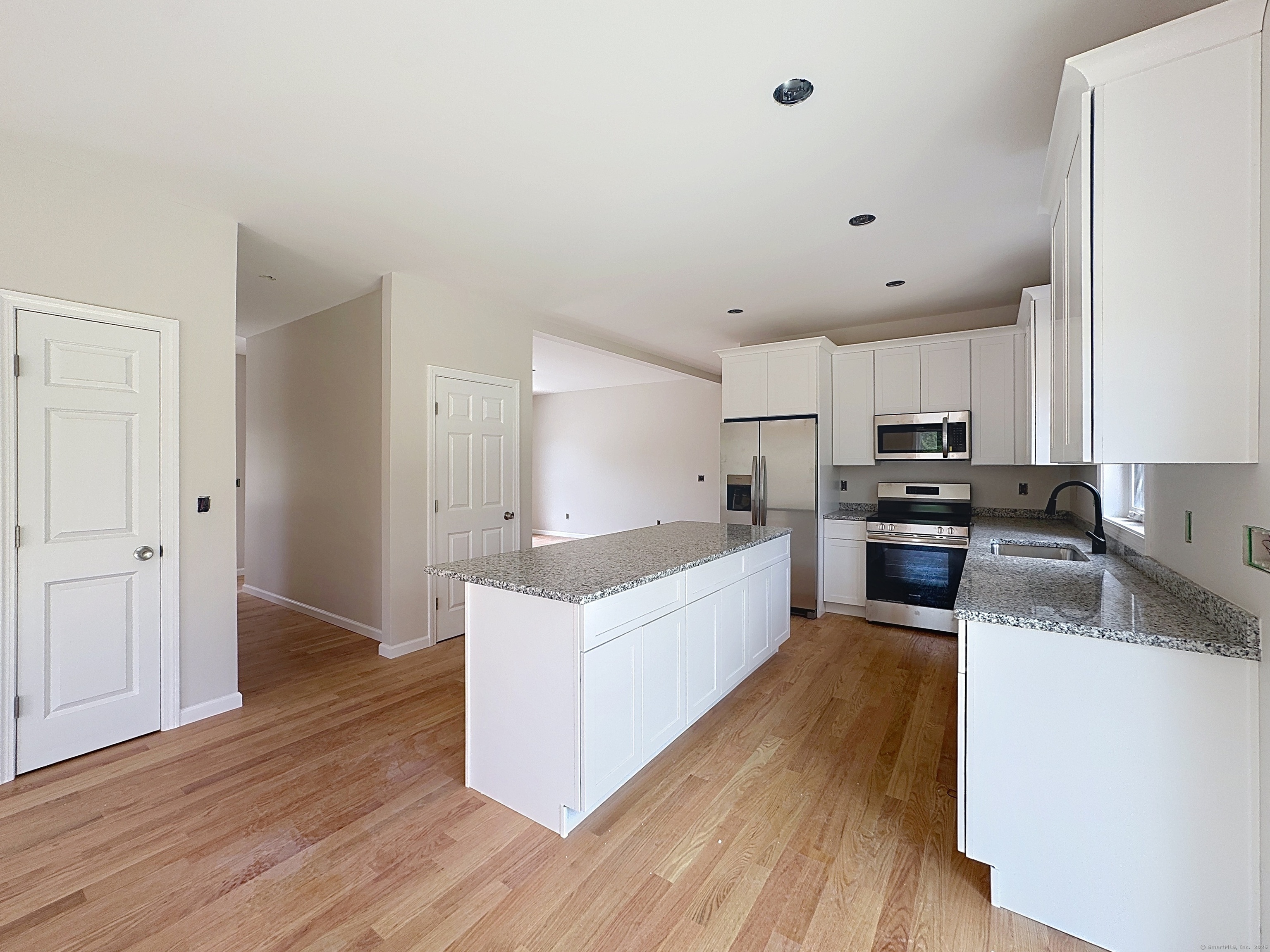 22 Tommy Court, Norwich, Connecticut image 3