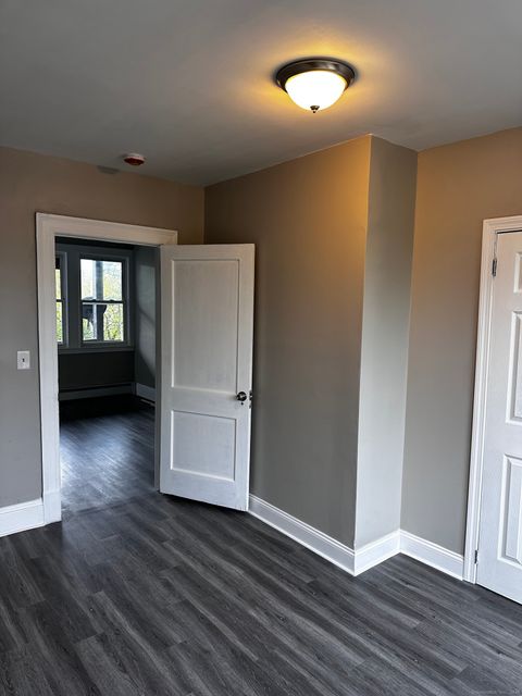 Photo of 19 Colonial Street #3rd Floor, Hartford, CT 06106 (MLS # 24142970)