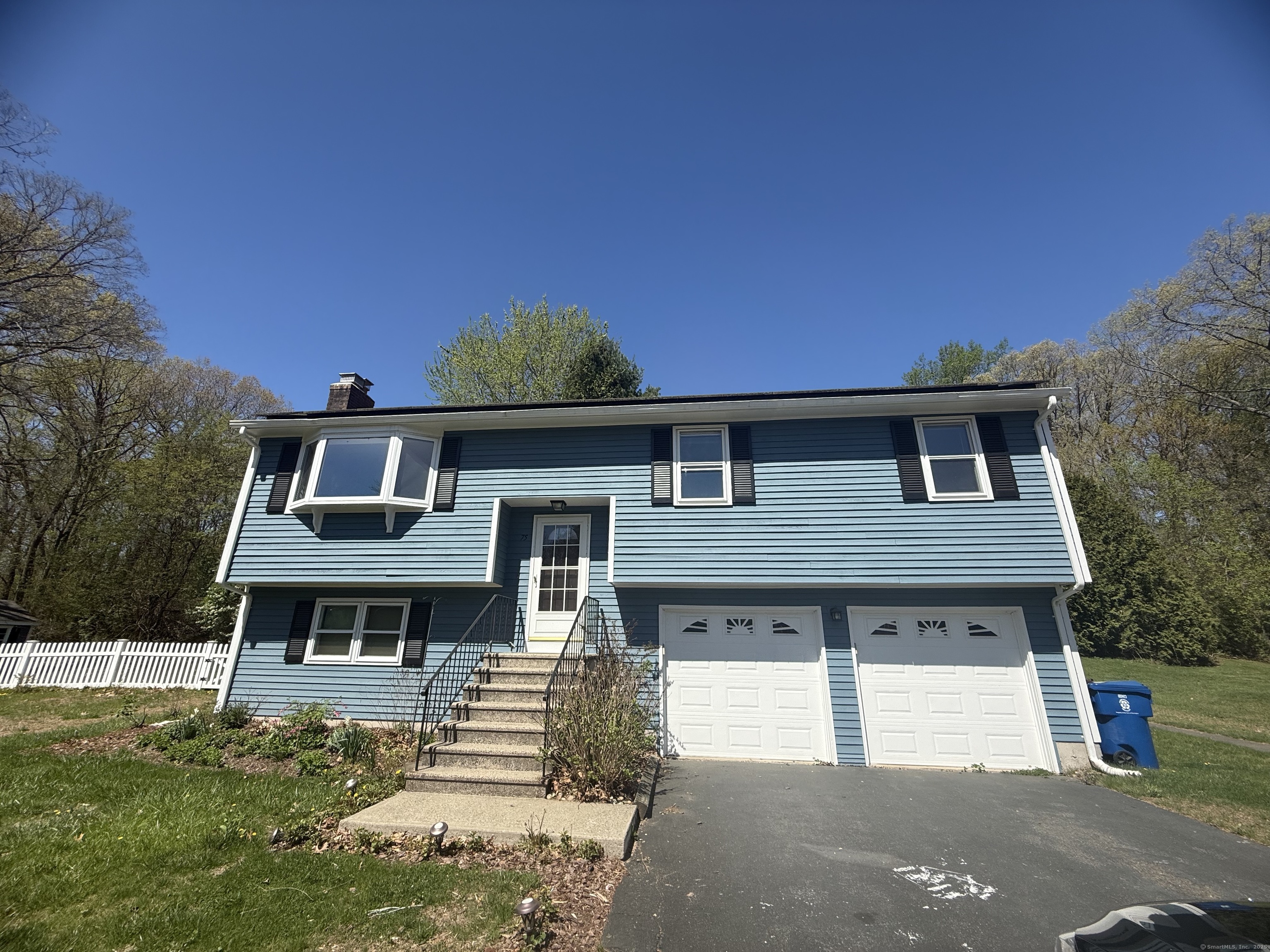 Harold Road, Farmington, Connecticut - 3 Bedrooms  
3 Bathrooms  
8 Rooms - 