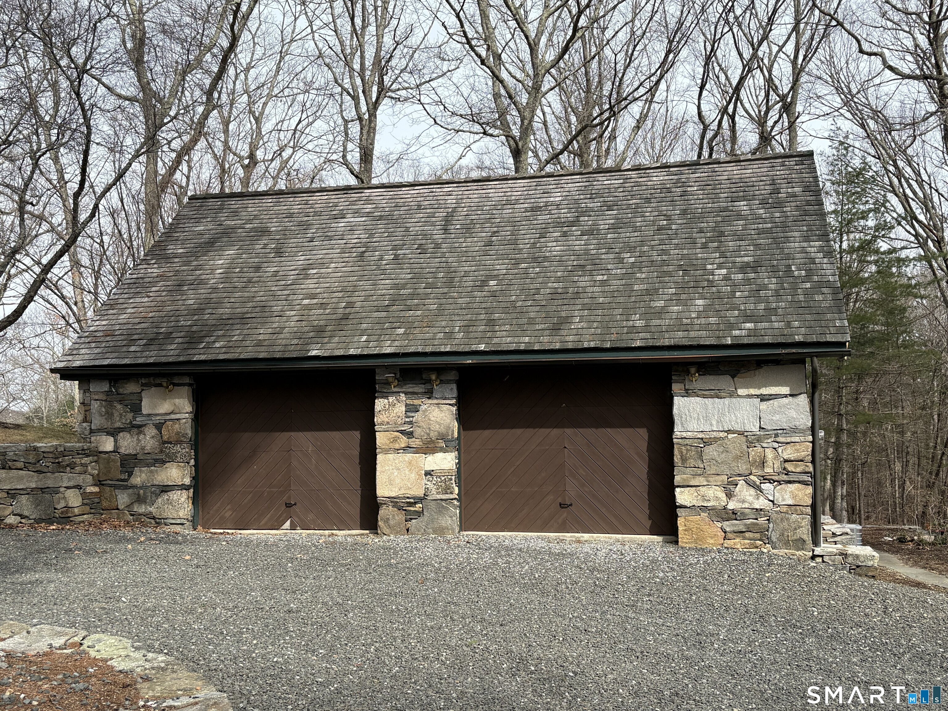 40 Looking Glass Hill Road