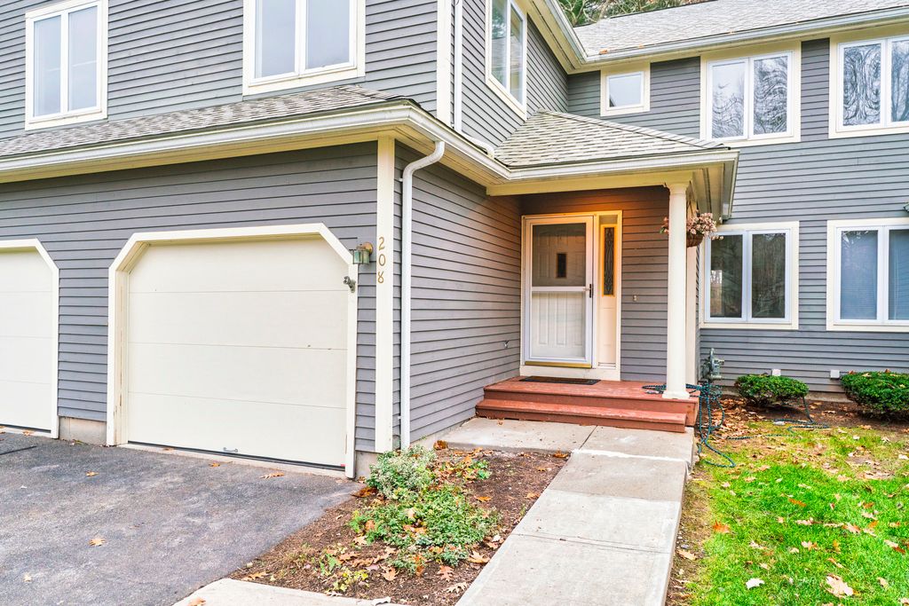 Photo of 208 Castlewood Drive #208, Bloomfield, CT 06002 (MLS # 24149809)