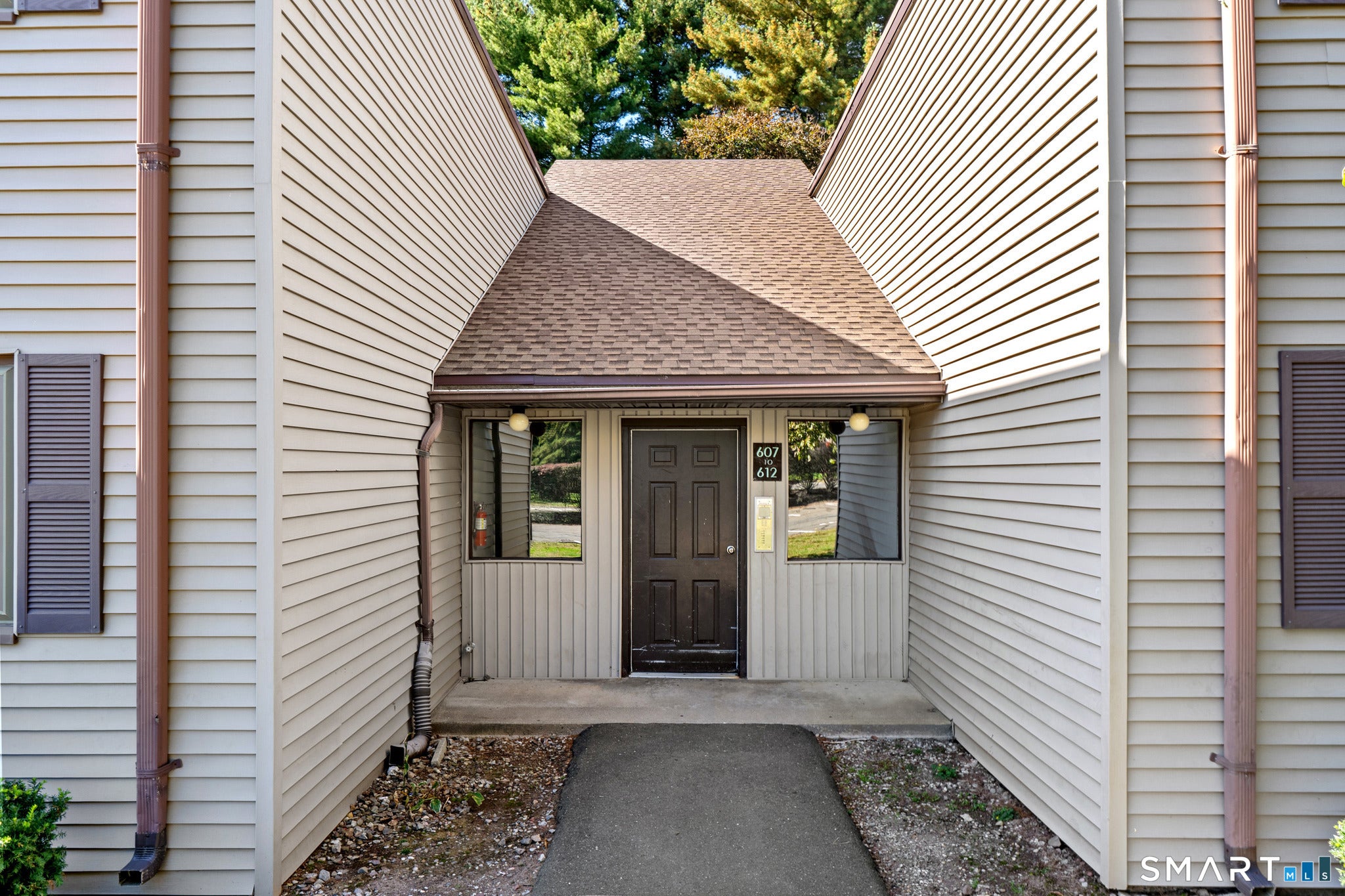 609 Twin Circle Drive 609