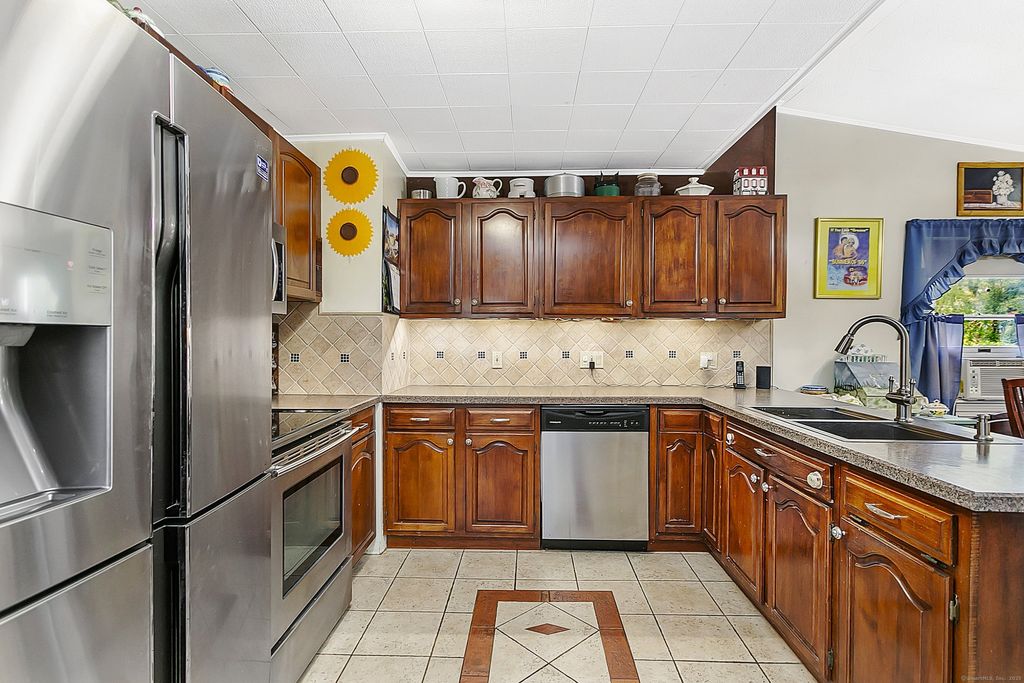 Photo of 39 Camore Street, Stamford, CT 06905 (MLS # 24137949)