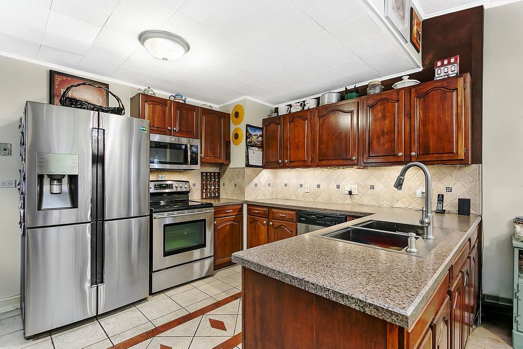 Photo of 39 Camore Street, Stamford, CT 06905 (MLS # 24137949)