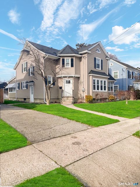 Tiny photo for 660 W Jackson Avenue, Bridgeport, CT 06604 (MLS # 24158057)