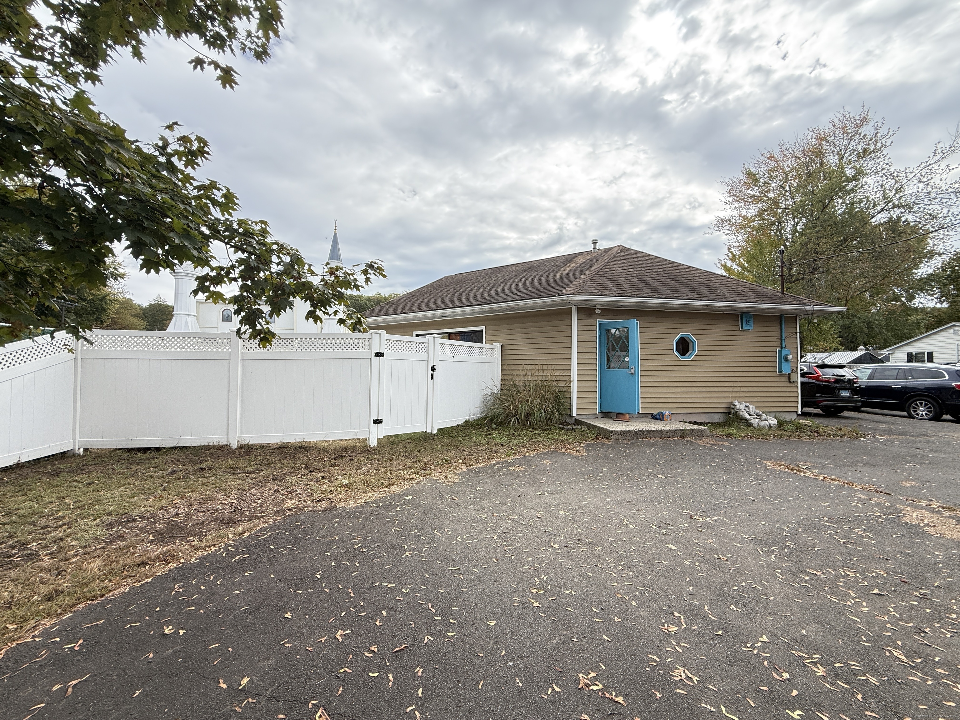 515 Middletown Avenue