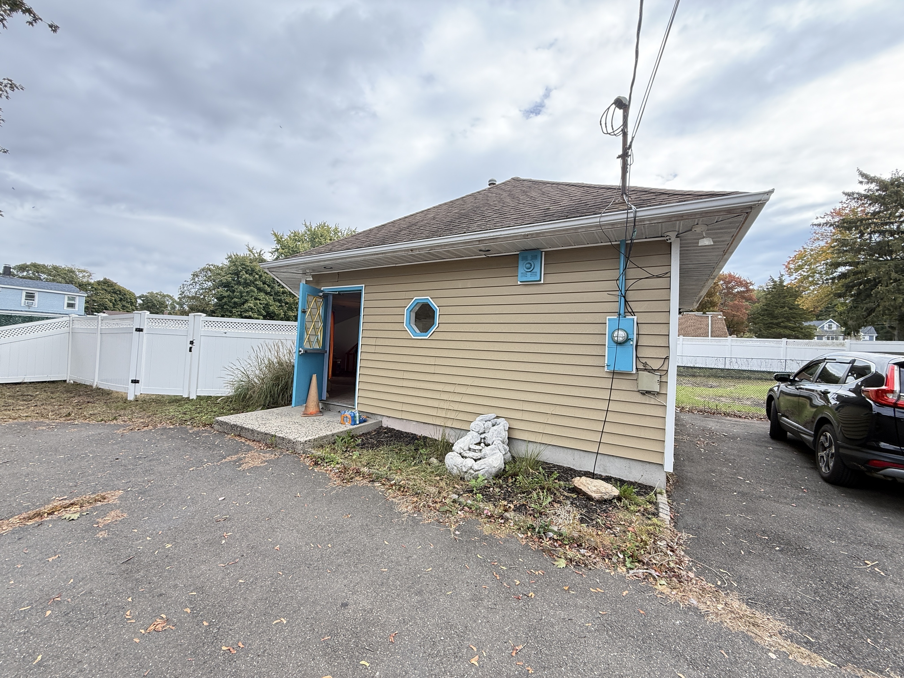 515 Middletown Avenue