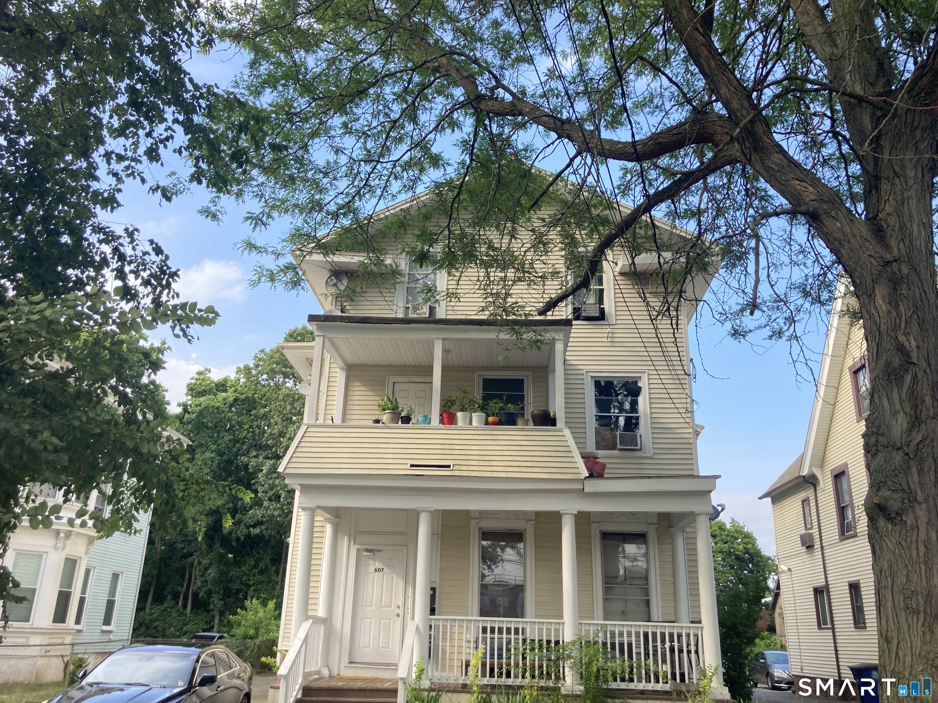 607 Elm Street