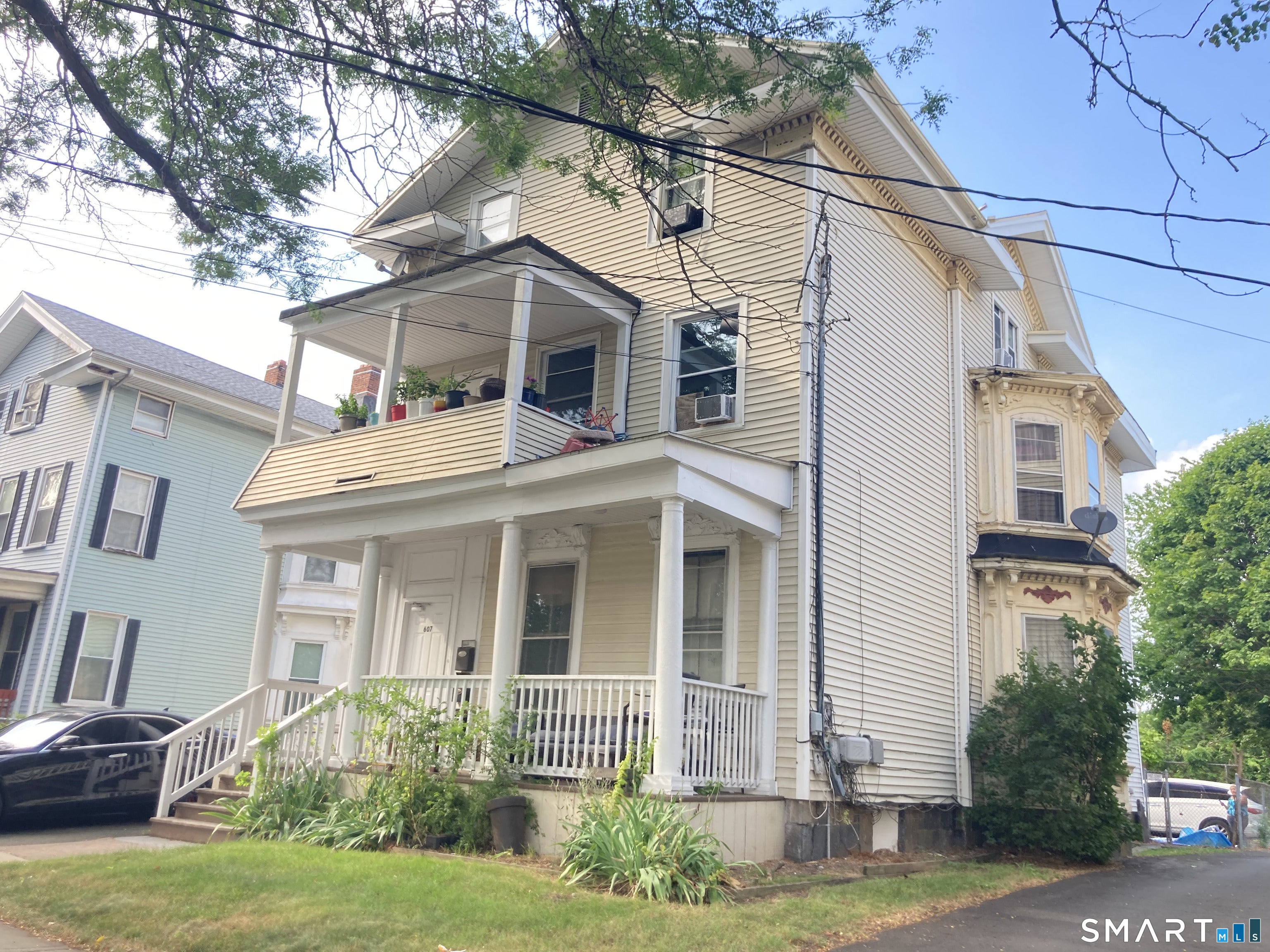 607 Elm Street