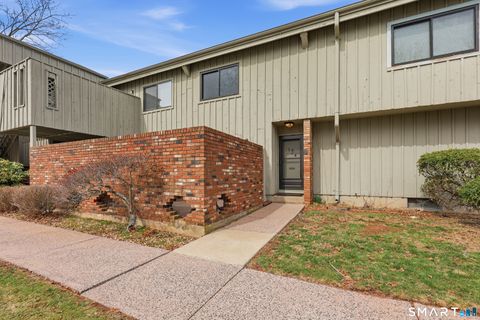 Condo For Sale - 124 Webster Court #124<br/> Newington, CT 06111