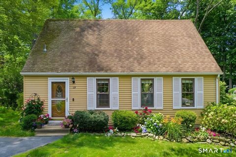 Photo of 19 Maplewood Drive, East Lyme, CT 06333 (MLS # 24174738)