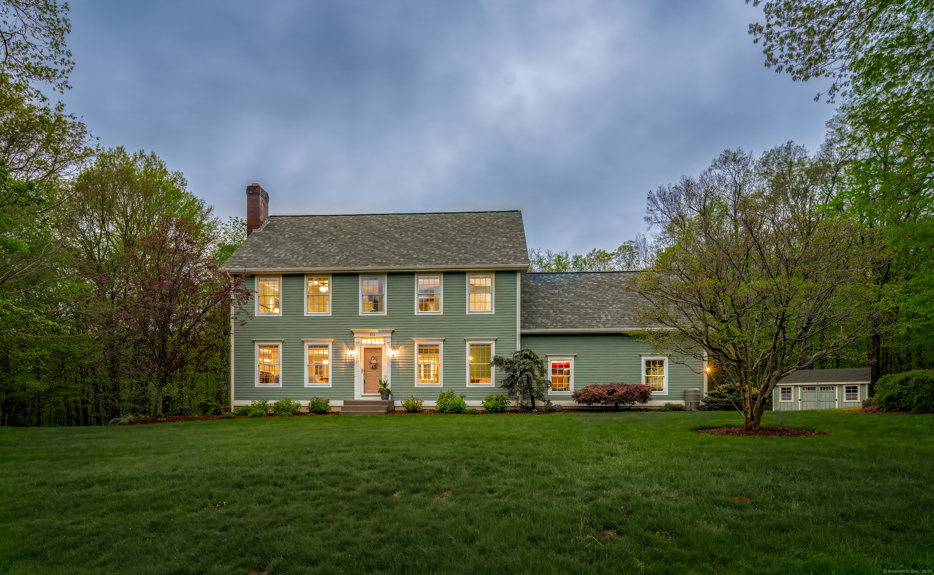 Woodhenge Drive, Tolland, Connecticut - 3 Bedrooms  
3 Bathrooms  
8 Rooms - 