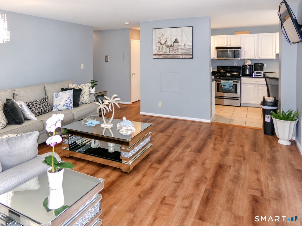 Photo of 2370 North Avenue #2A, Bridgeport, CT 06604 (MLS # 24206000)