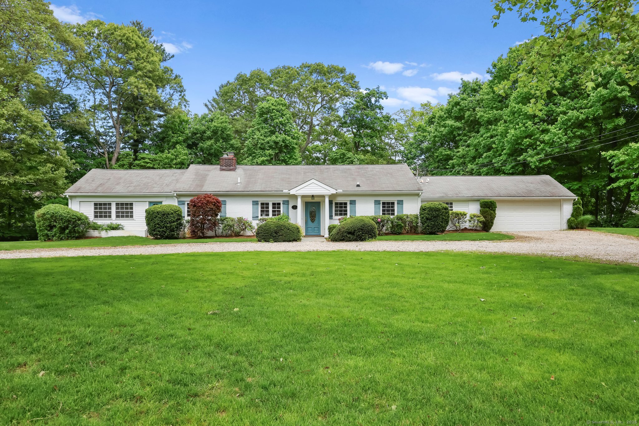Bob White Lane, Wilton, Connecticut - 3 Bedrooms  
3 Bathrooms  
6 Rooms - 