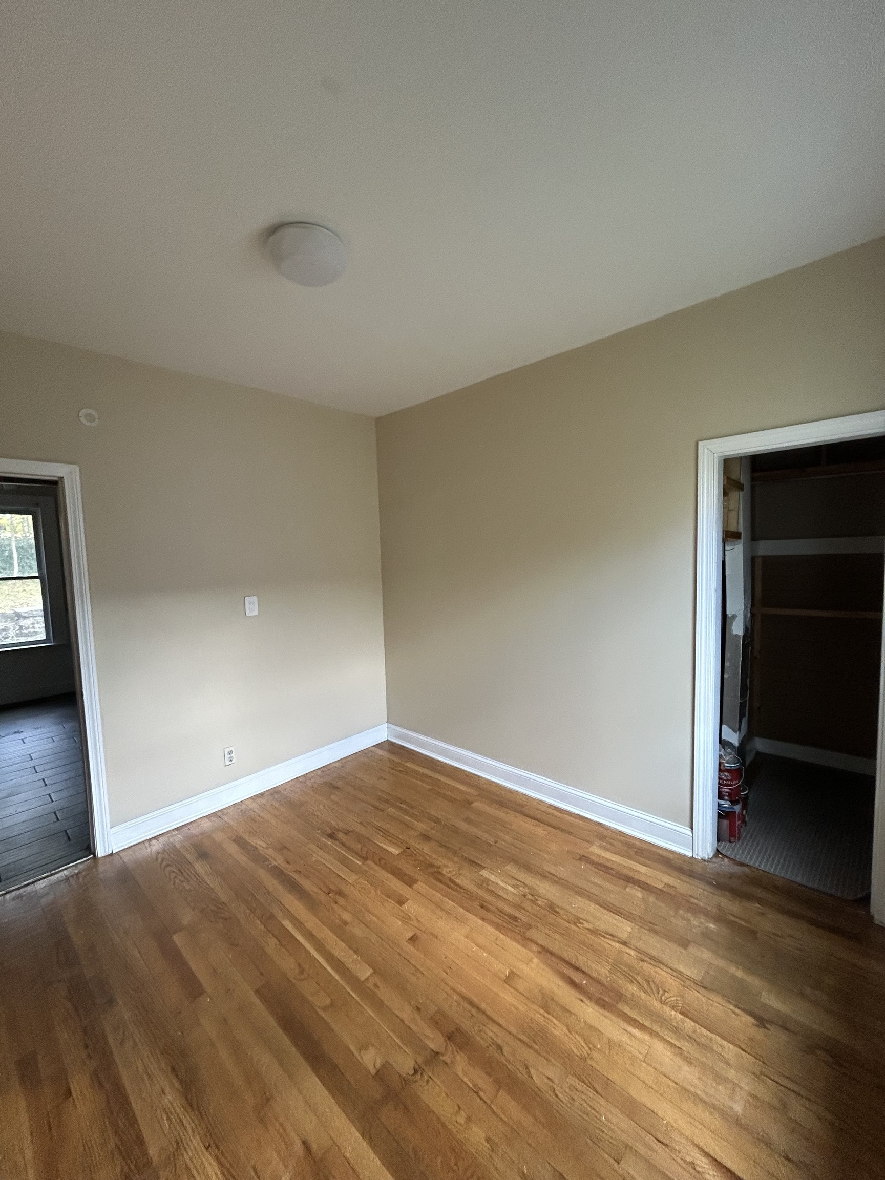 Meriden, Connecticut 06451, United States, 4 Bedrooms Bedrooms, ,1 BathroomBathrooms,Residential,Active,240013