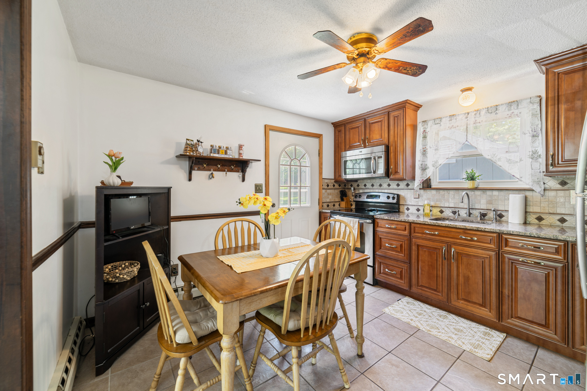 38 Fountainhead Road