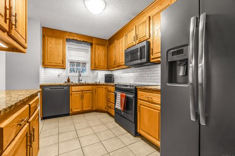 Tiny photo for 135 New Britain Avenue #24, Plainville, CT 06062 (MLS # 24137811)