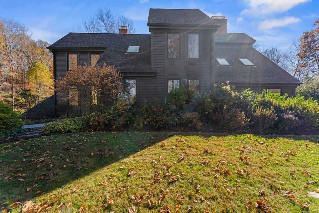 Photo of 31 Poverty Hollow Road, Newtown, CT 06470 (MLS # 24136053)