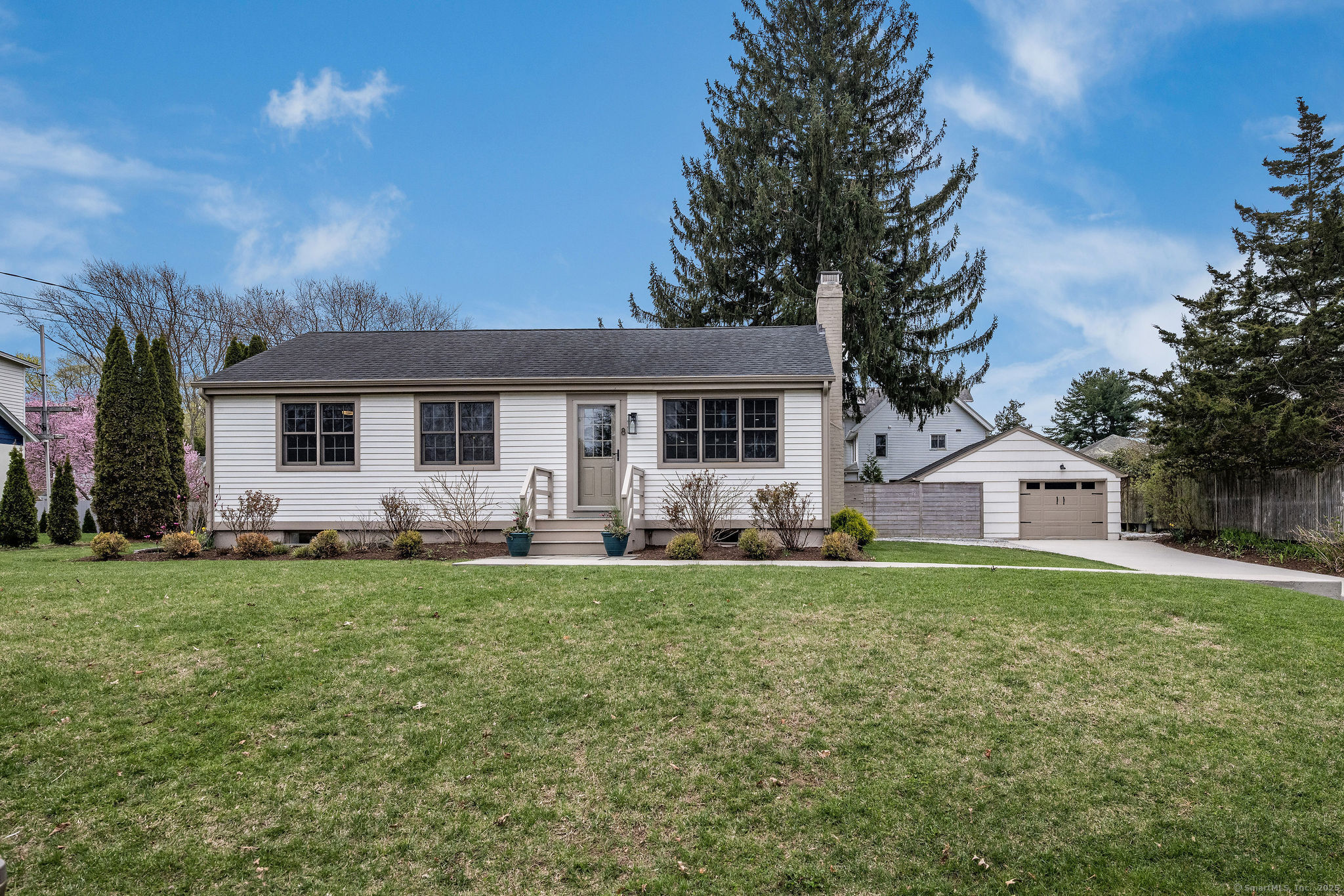 8 Hinckley Street, Stonington, Connecticut image 1