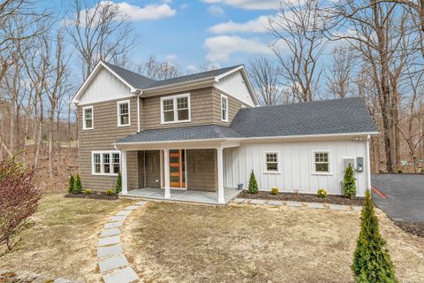 8 Fox Run Monroe CT 06468