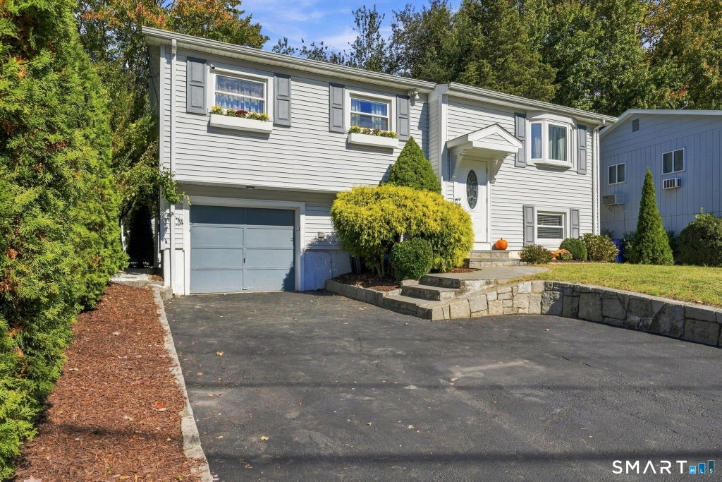 Photo of 6 Country Club Road, Norwalk, CT 06851 (MLS # 24215314)