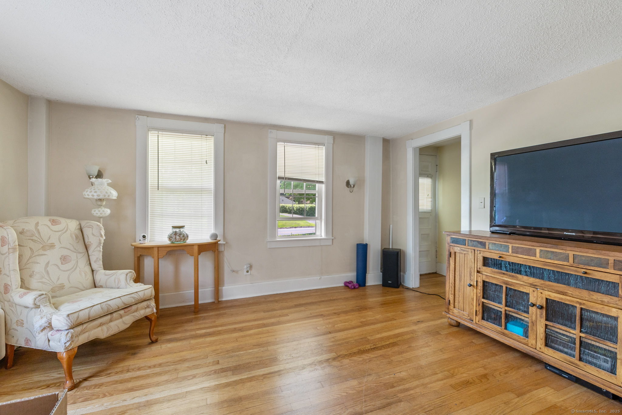 584 Main Street 2