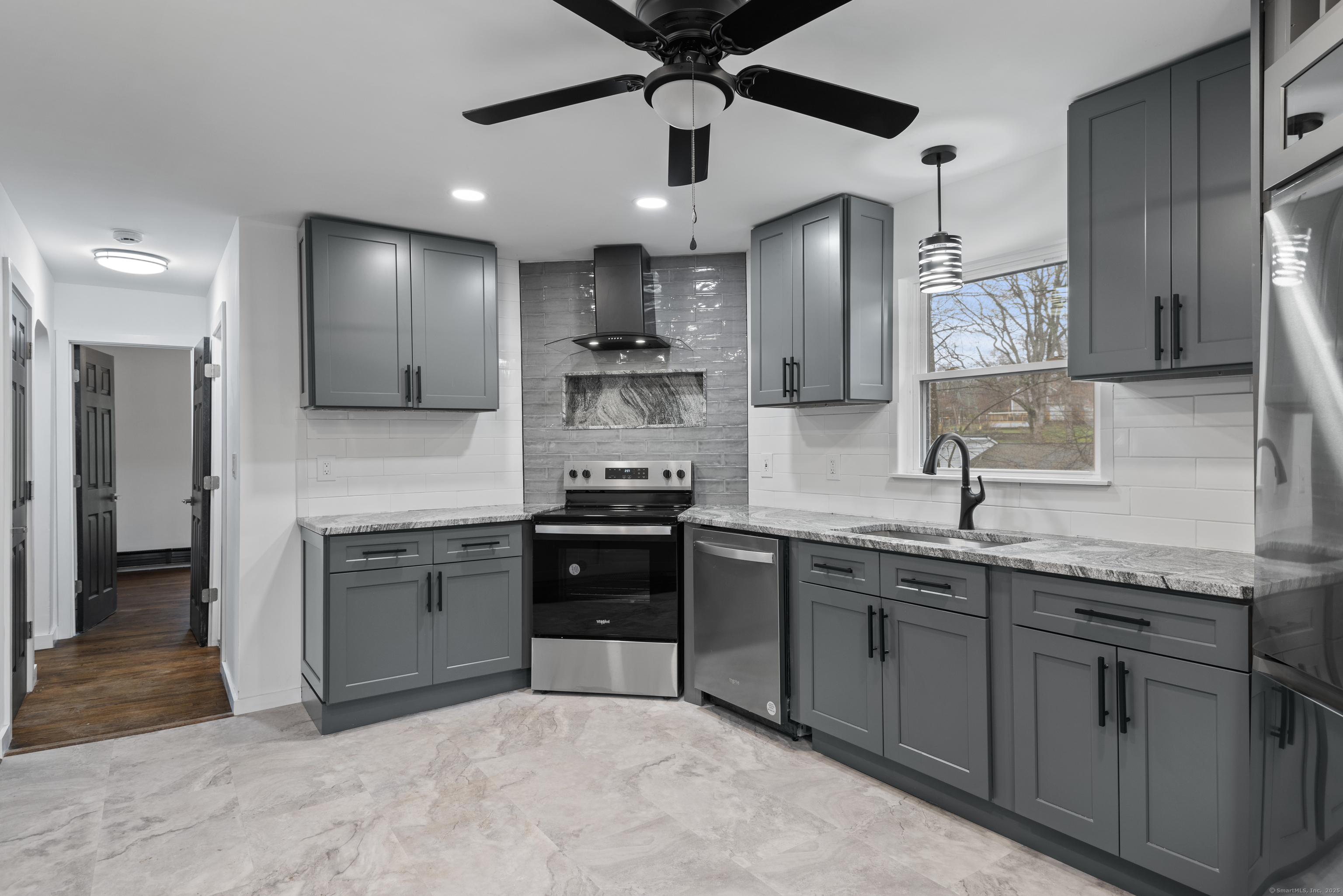 8 Eddy Court, Montville, Connecticut image 5