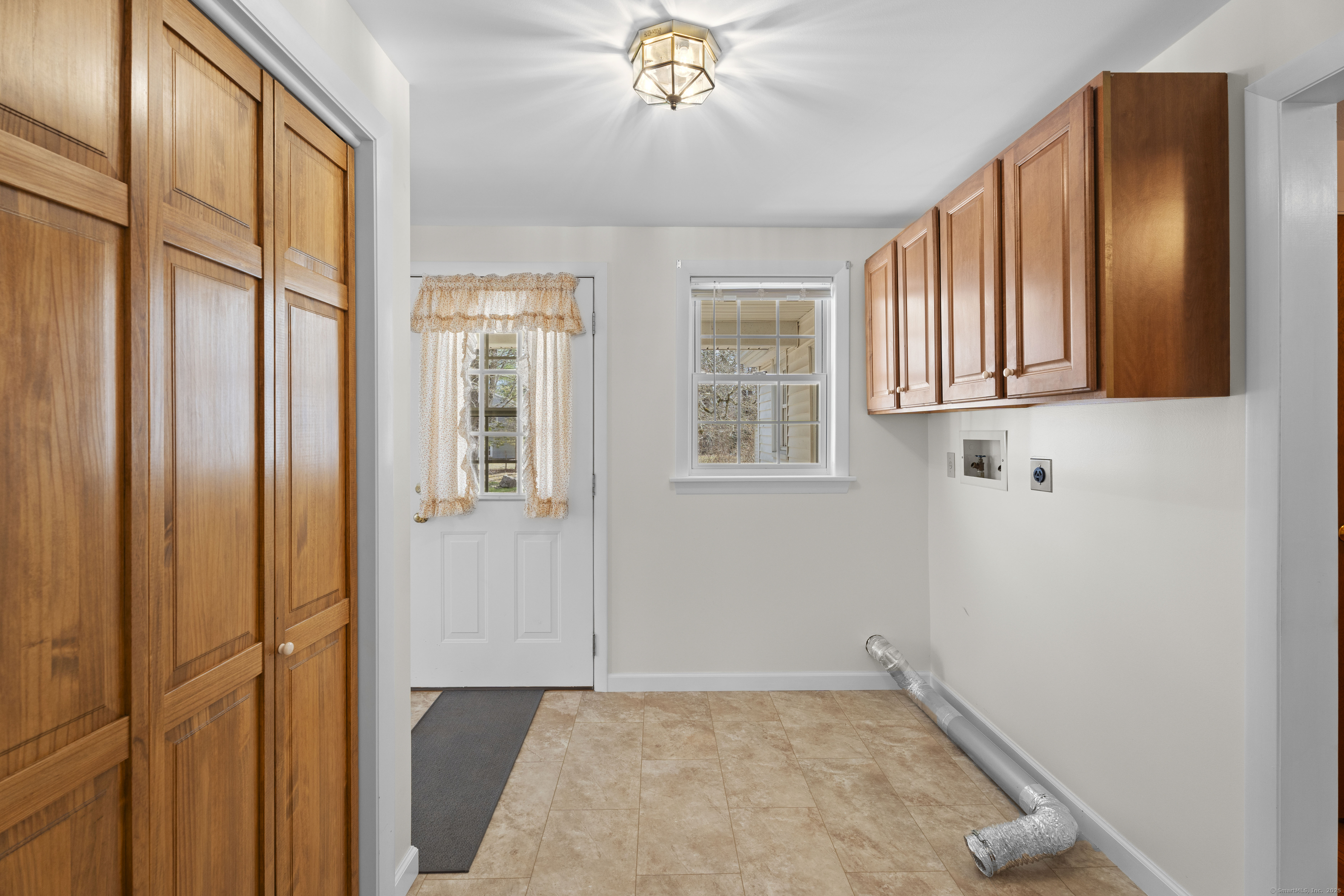 576 Noank Ledyard Road, Groton, Connecticut image 31