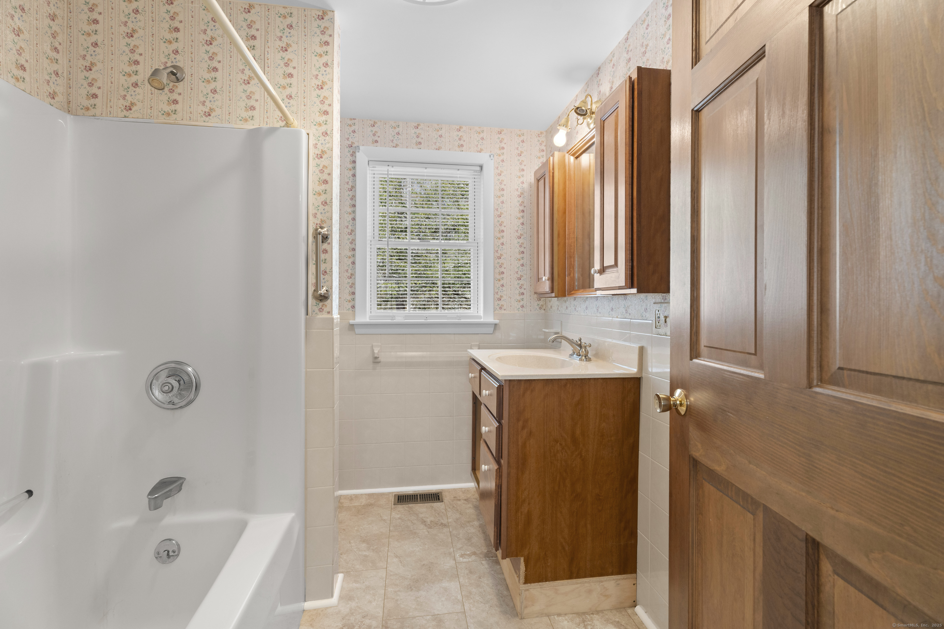 576 Noank Ledyard Road, Groton, Connecticut image 32
