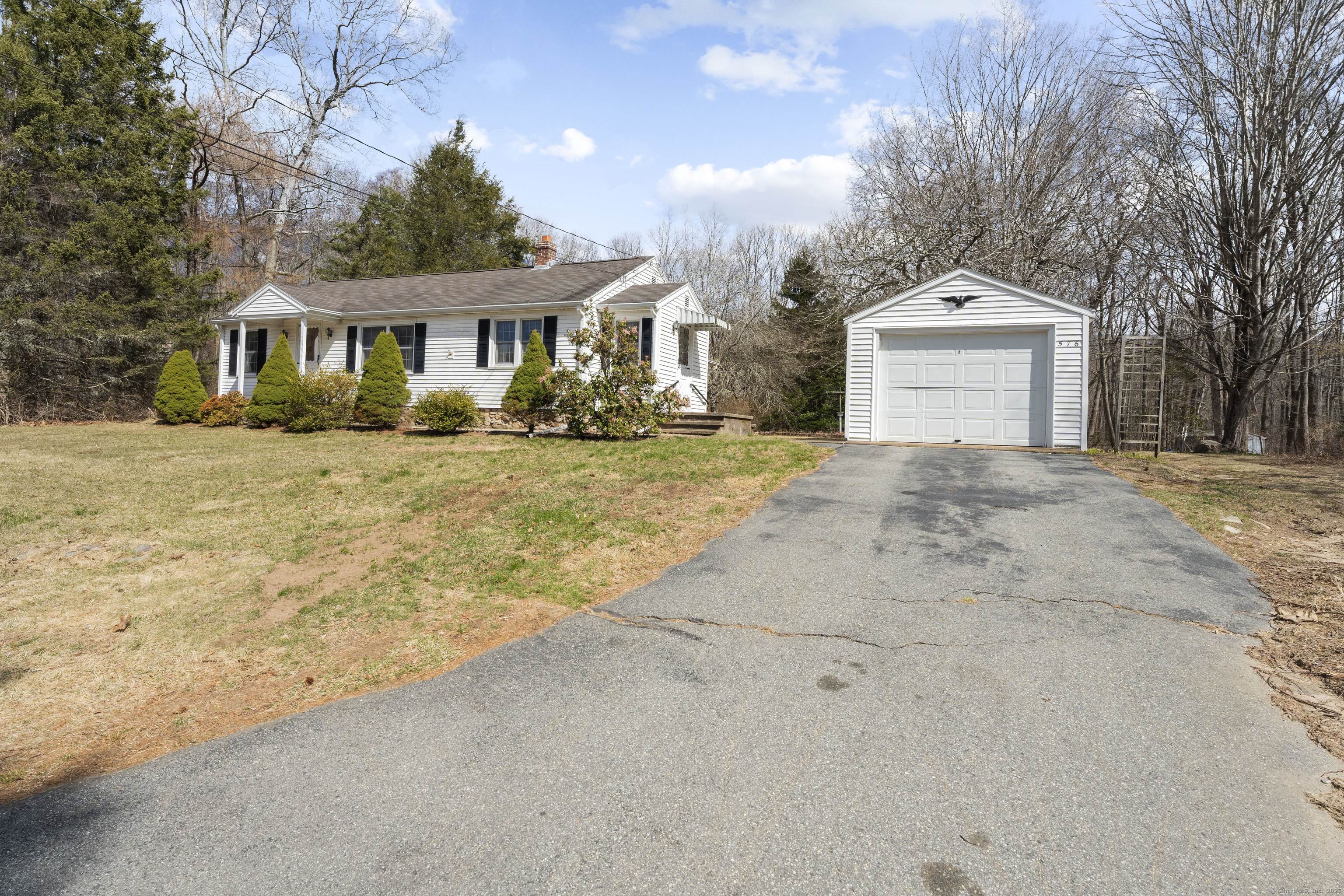 576 Noank Ledyard Road, Groton, Connecticut image 3