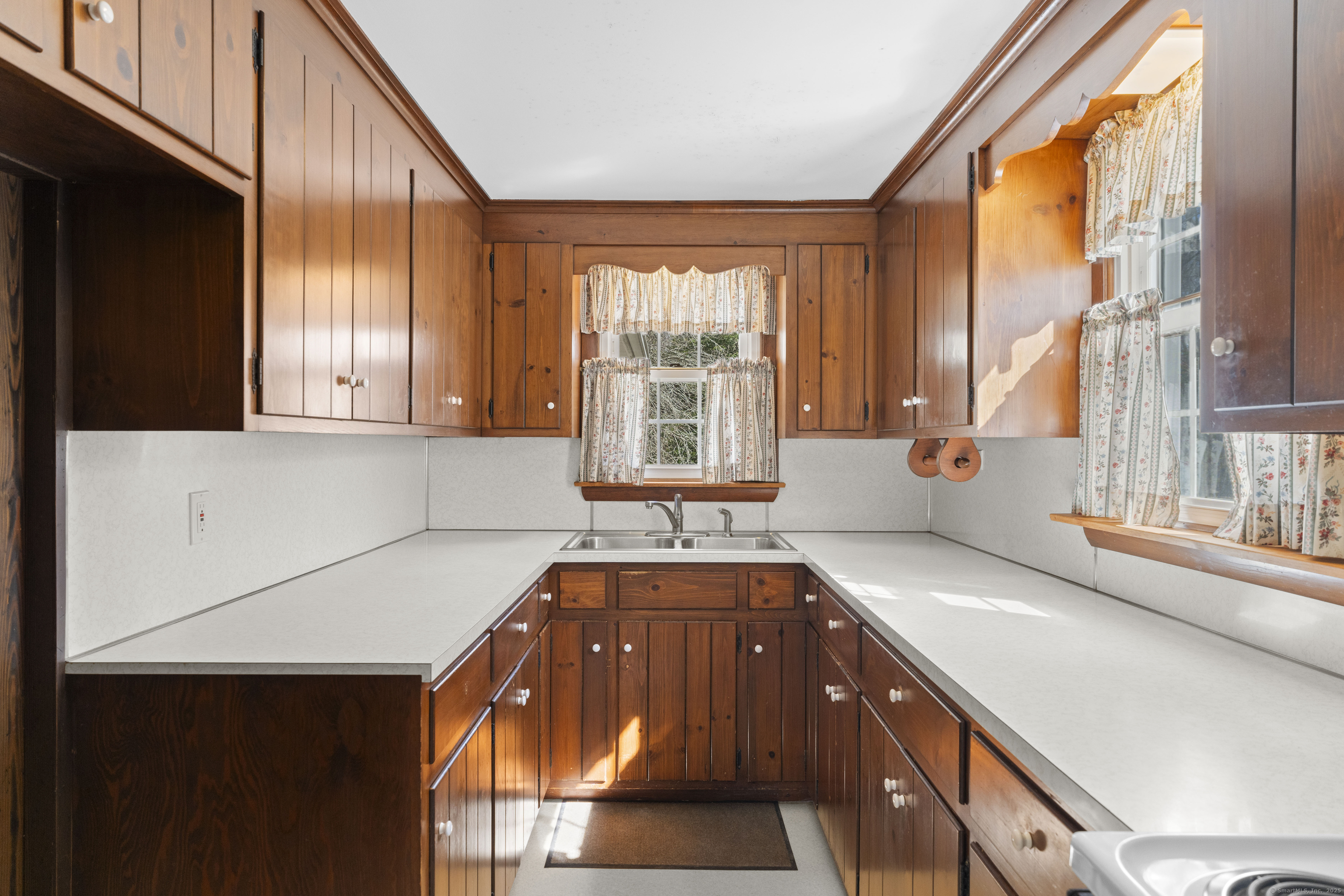 576 Noank Ledyard Road, Groton, Connecticut image 25