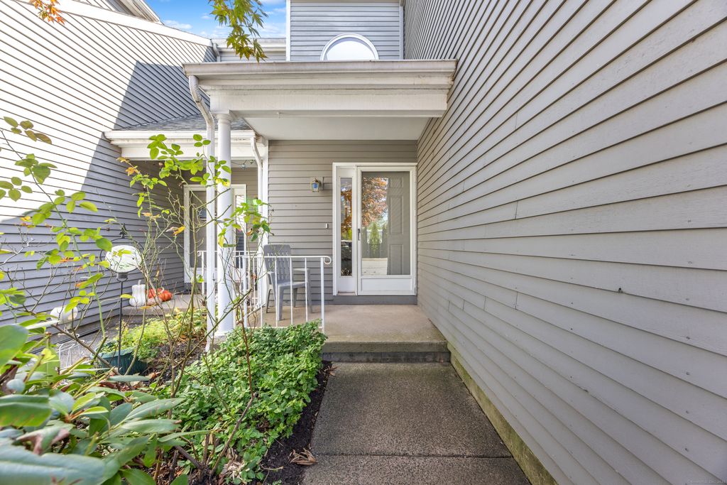 Photo of 1325 Farmington Avenue #APT 2, Bristol, CT 06010 (MLS # 24128800)
