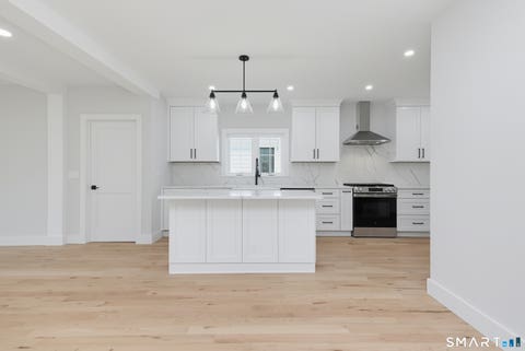 Tiny photo for 517 Newfield Avenue, Stamford, CT 06905 (MLS # 24197362)