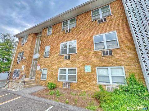 Tiny photo for 1 Walter Avenue #25, Norwalk, CT 06851 (MLS # 24179683)