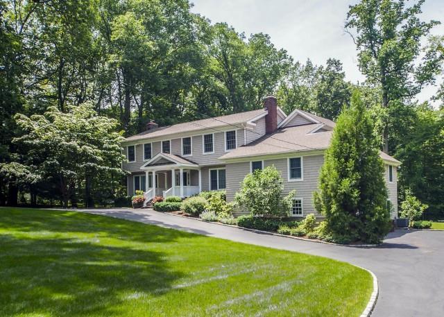 Photo 1 of 30 Bob Hill Lane, New Canaan, Connecticut, $1,430,000, Web #: 99069904