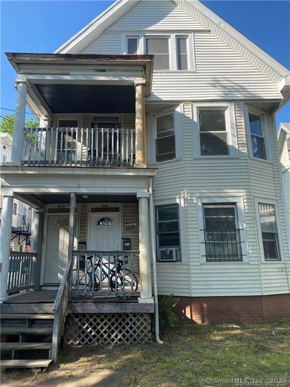 621 Elm Street, New Haven, Connecticut - 6 Bedrooms  
3 Bathrooms  
15 Rooms - 