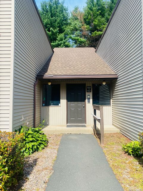 Photo of 507 Twin Circle Drive #507, South Windsor, CT 06074 (MLS # 24135951)
