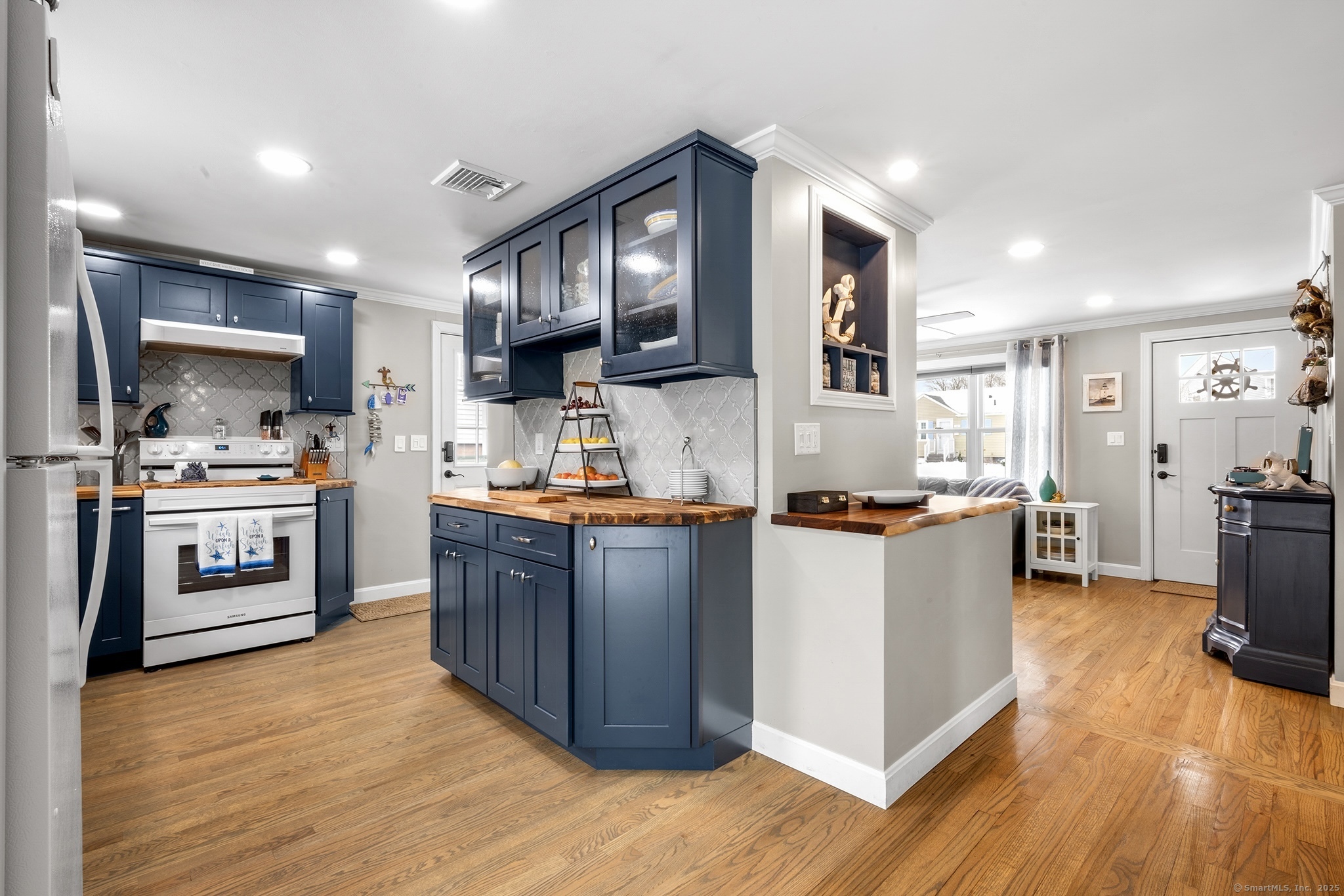 35 Bayshore Drive, New London, Connecticut image 7