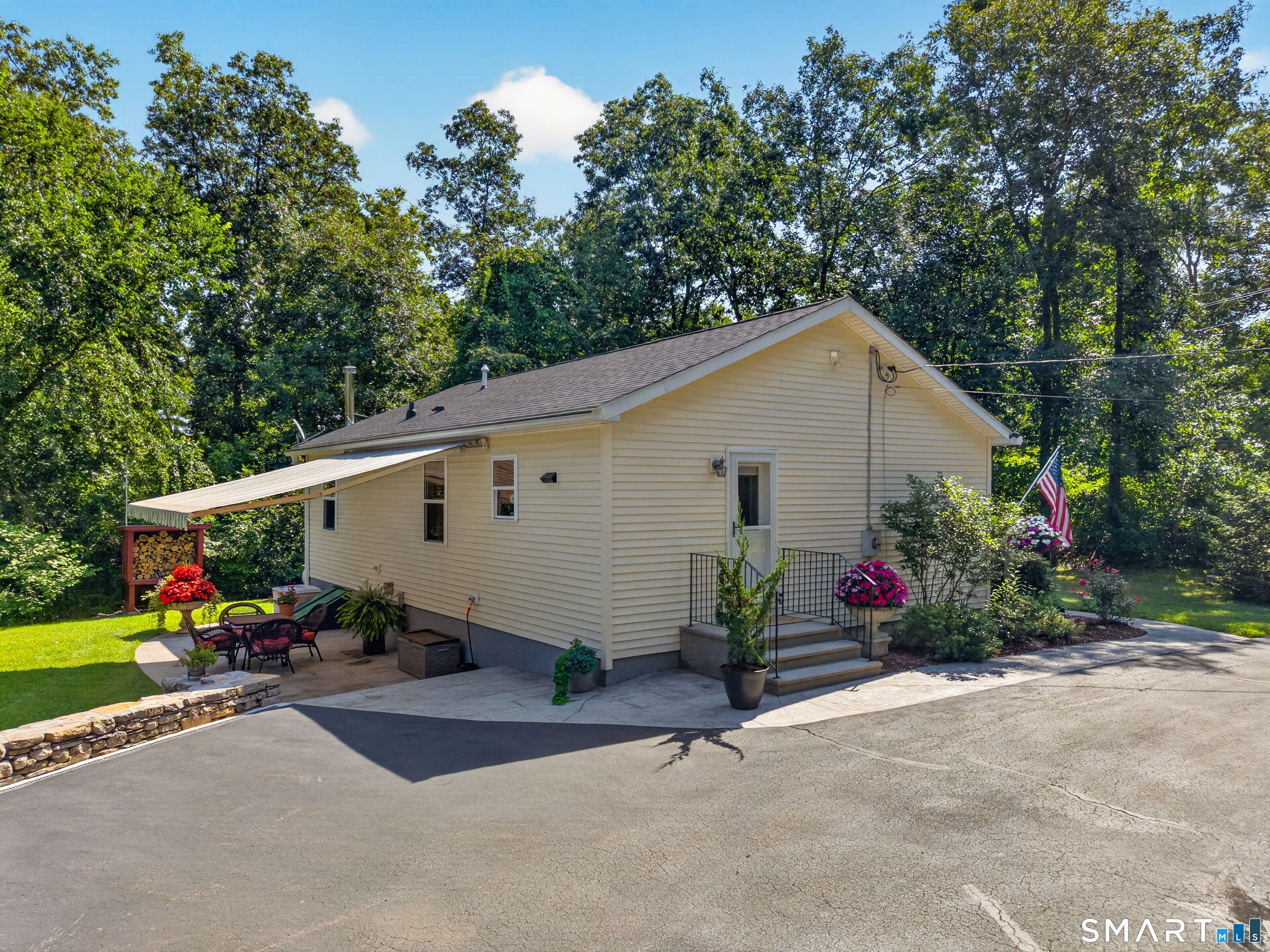 11 Providence New London Tpk