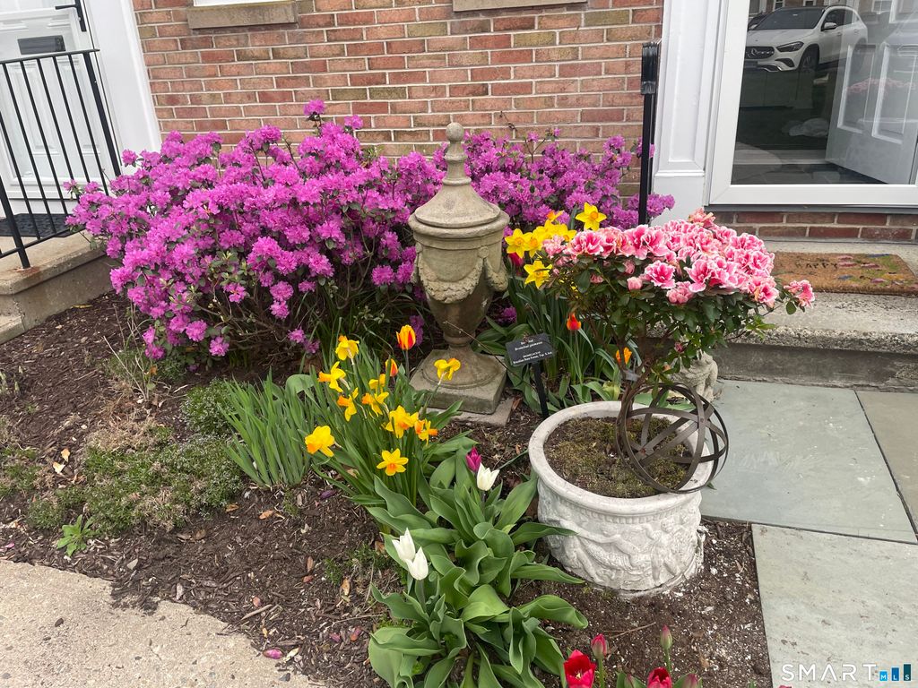 Photo of 95 Heritage Hill Road, New Canaan, CT 06840 (MLS # 24154387)