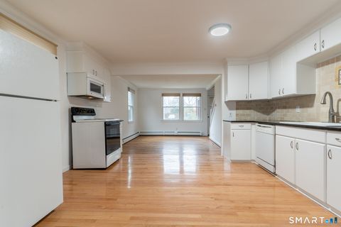 Homes For Sale - 252 Melville Drive<br/> Fairfield, CT 06825