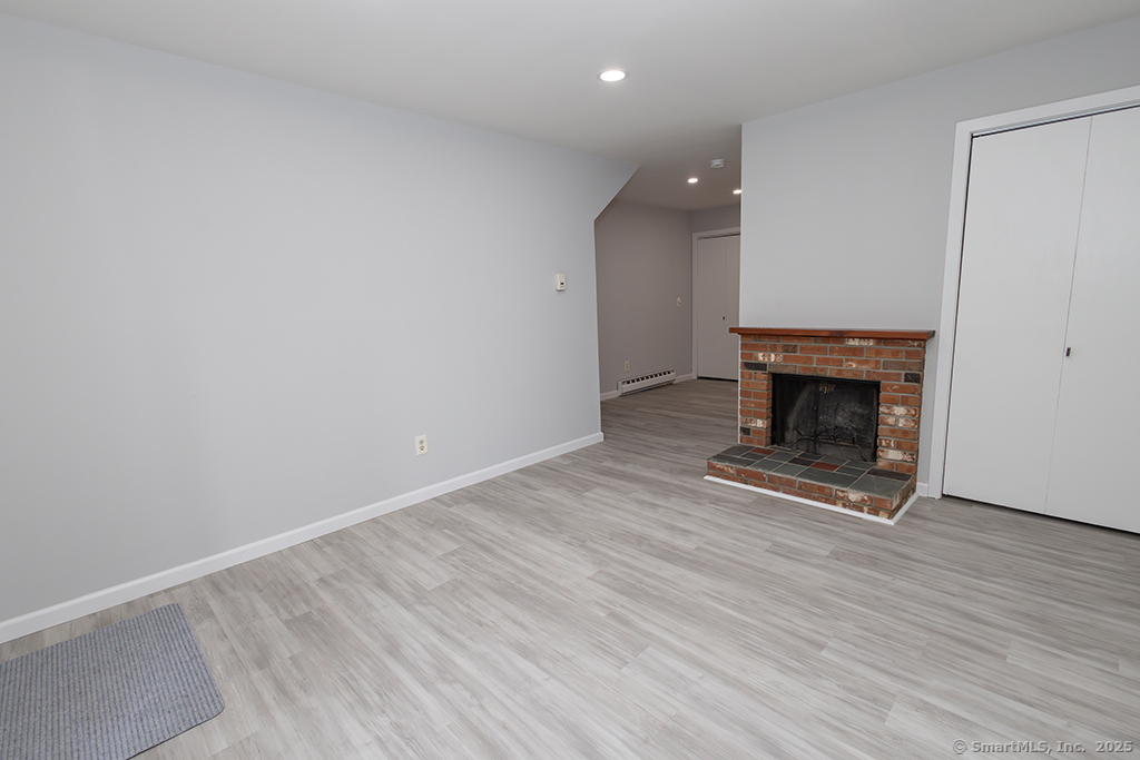 295 Redstone Hill Road #APT 15, Bristol, Connecticut image 8
