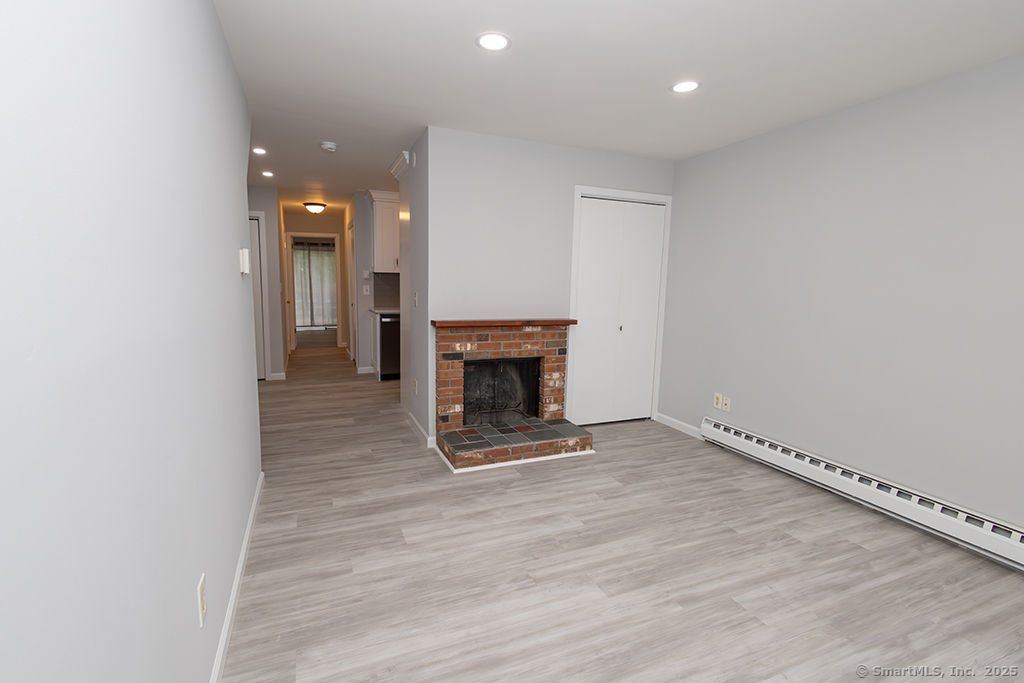 295 Redstone Hill Road #APT 15, Bristol, Connecticut image 9