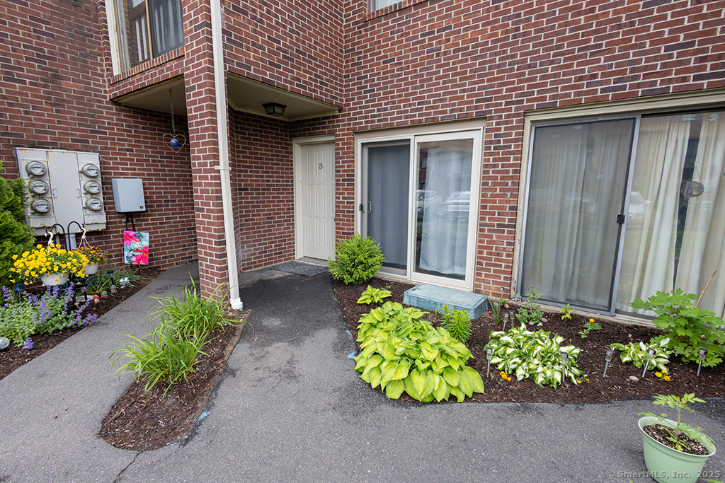 295 Redstone Hill Road #APT 15, Bristol, Connecticut image 2