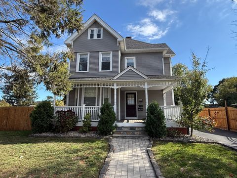 Photo of 128 Spring Street, West Haven, CT 06516 (MLS # 24133955)