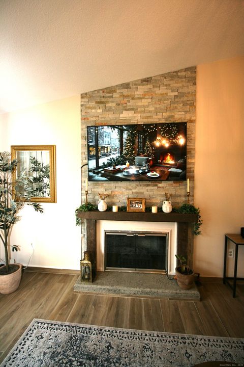 Tiny photo for 7 Twin Oak Court #7, Avon, CT 06001 (MLS # 24142623)