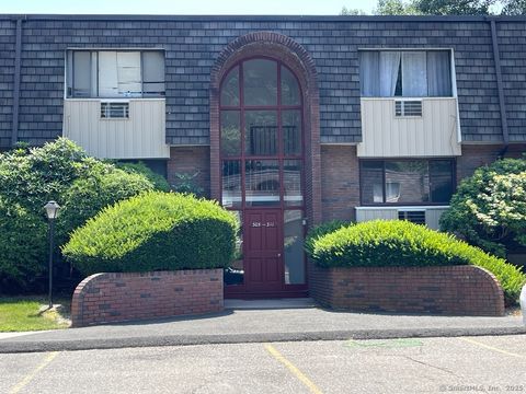 Photo of 309 High Path Road #309, Windsor, CT 06095 (MLS # 24125830)