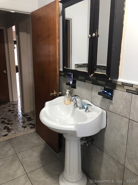 7 Collins Street, Waterbury, Connecticut image 11